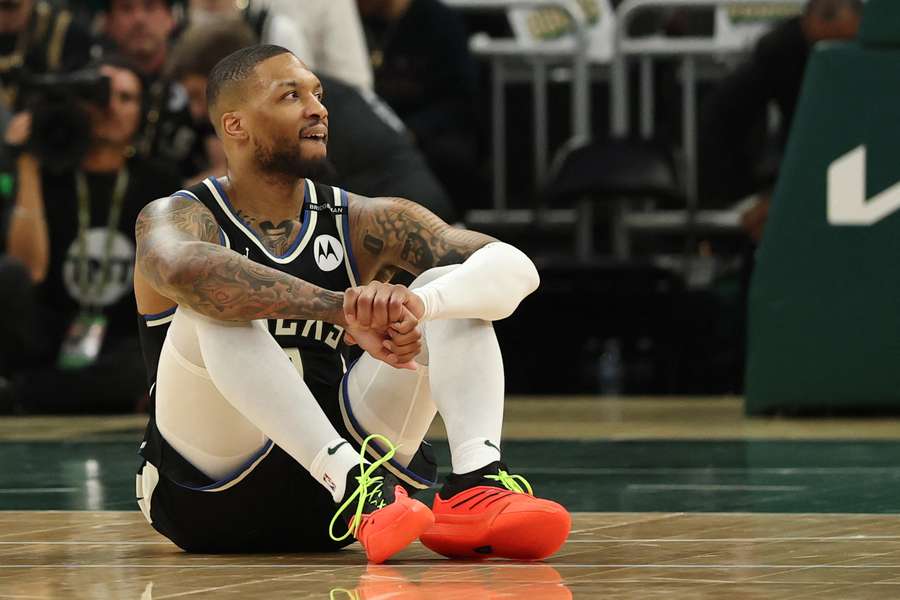 El jugador principal de los Milwaukee Bucks, Damian Lillard, se lesionó en los playoffs